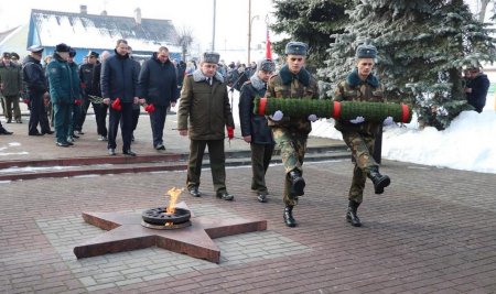 В Слониме прошел митинг, посвященный Дню защитников Отечества и Вооруженных Сил Республики Беларусь