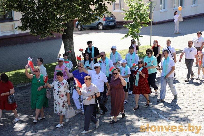 Торжественное шествие. 3 июля жители Слонимщины ярко и с размахом отмечают День Независимости